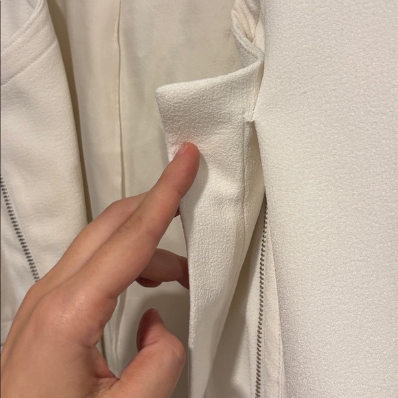 Aritzia Babaton White/Cream Women's Blazer - Picture 14 of 15